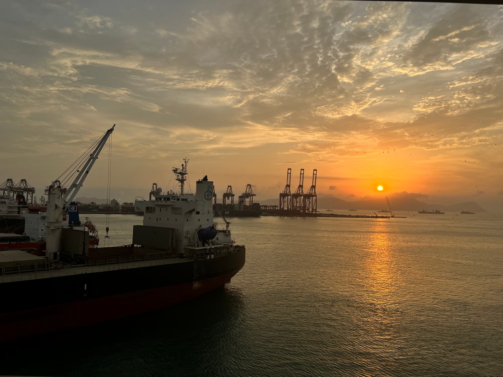 Thankfully the sun set on the freighter berthed next to Silver Nova and the Port of Callao!