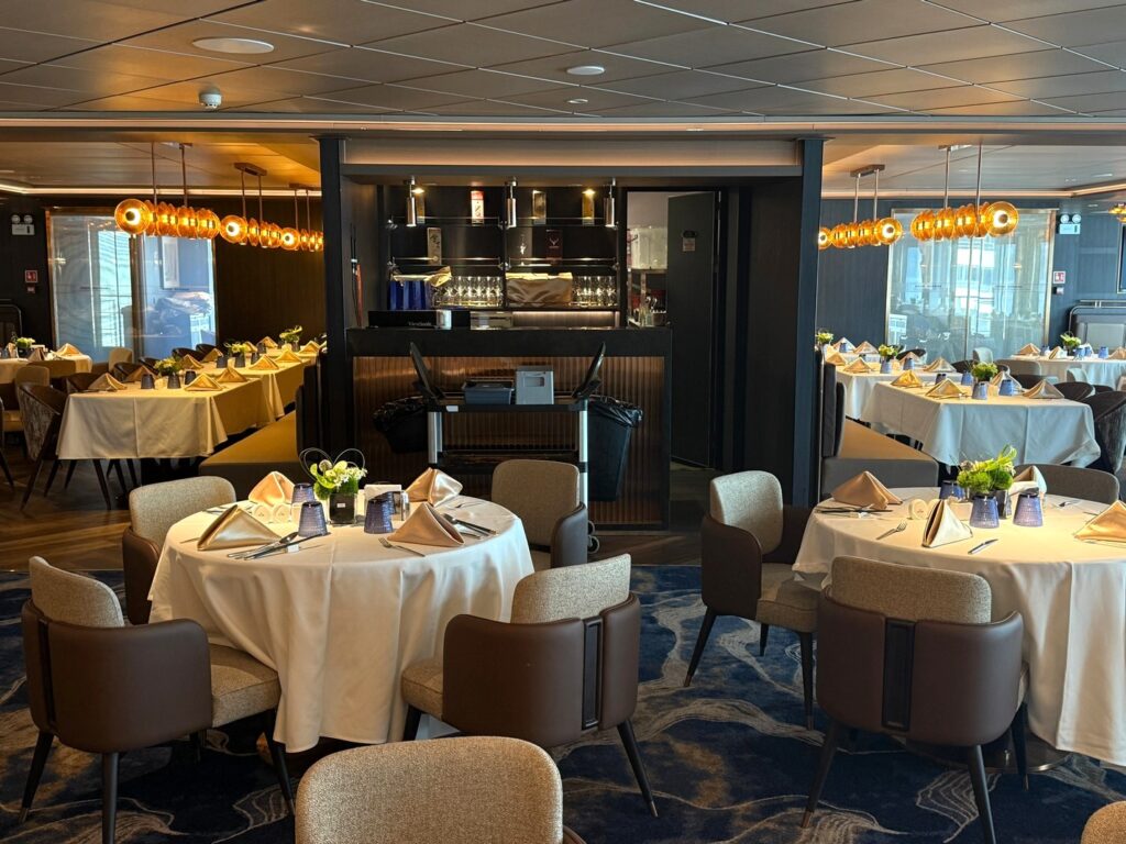Century Voyage Suite-Only Restaurant
