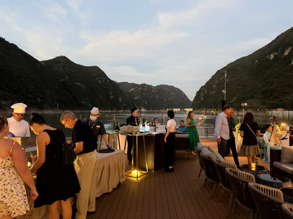 Century Voyage Suite-Only Outside Lounge