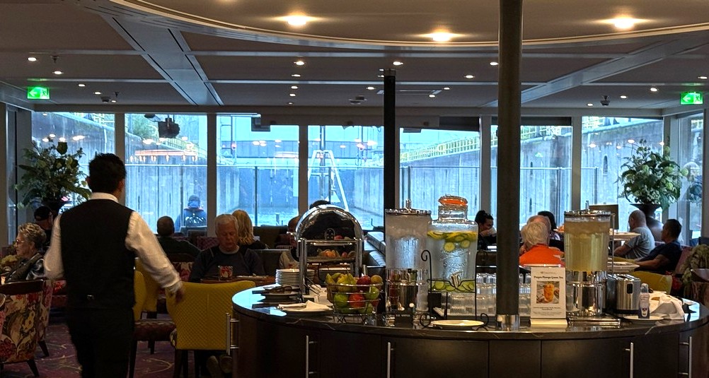 AmaStella Lounge with a view entering a lock