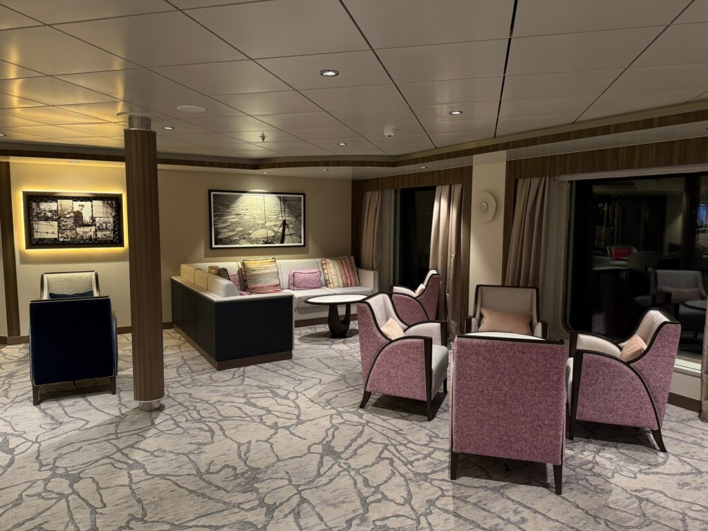 Douglas Mawson Lounge