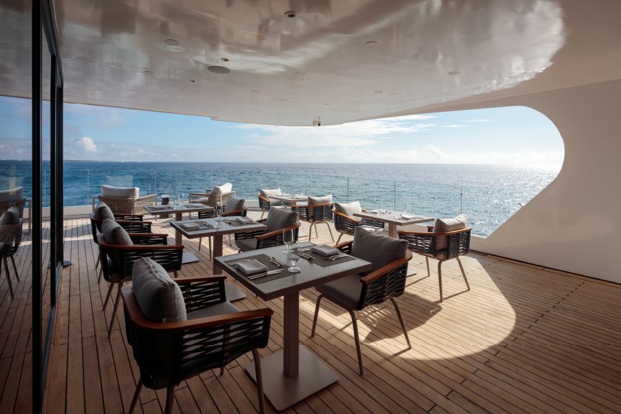 MY Hermes Sol e Luna Restaurant