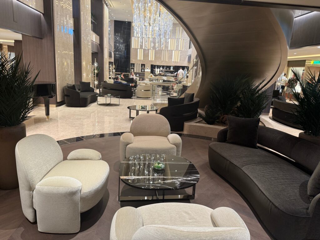 Explora III Lobby