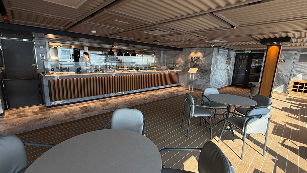 Explora III's Shore Club Restaurant